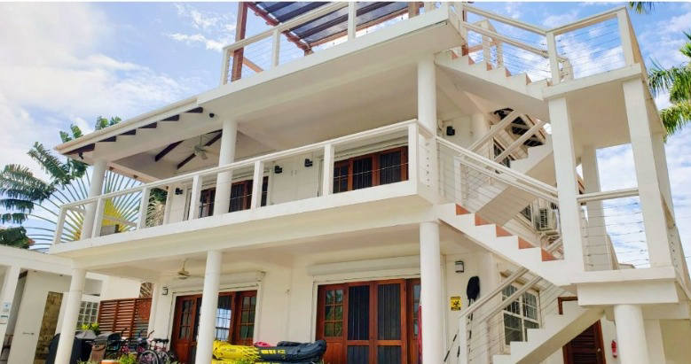 House, 6 534 m²